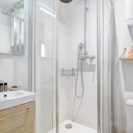 Sejour Chaleureux Proche Buttes-chaumont Apartment Paris